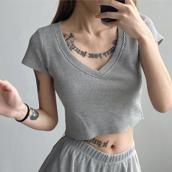 Hot selling V-neck waffle navel T-shirt (grey) (S/M size) (contact customer service after placing the order to confirm the delivery size)
