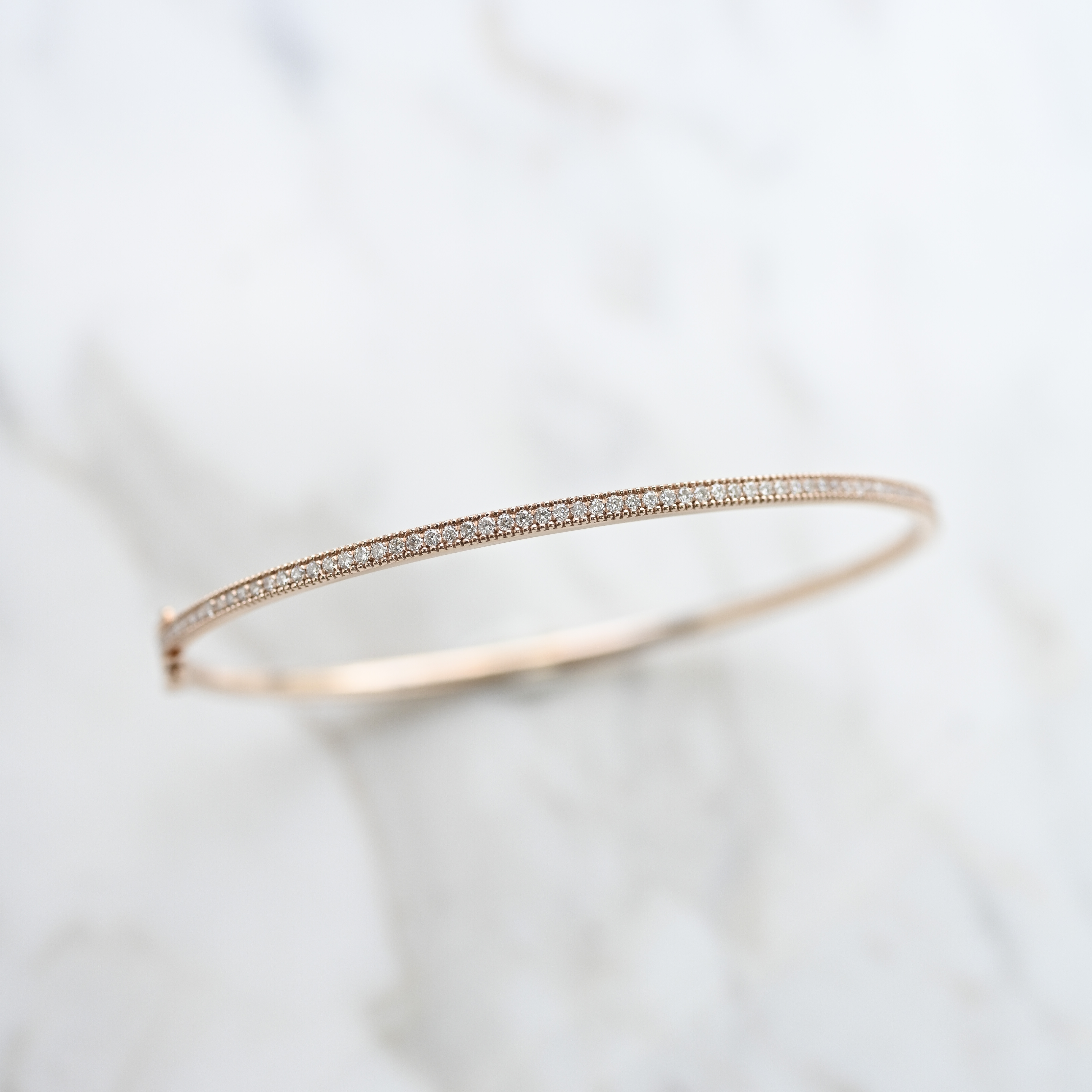 18K Antiguo Diamond Bangle