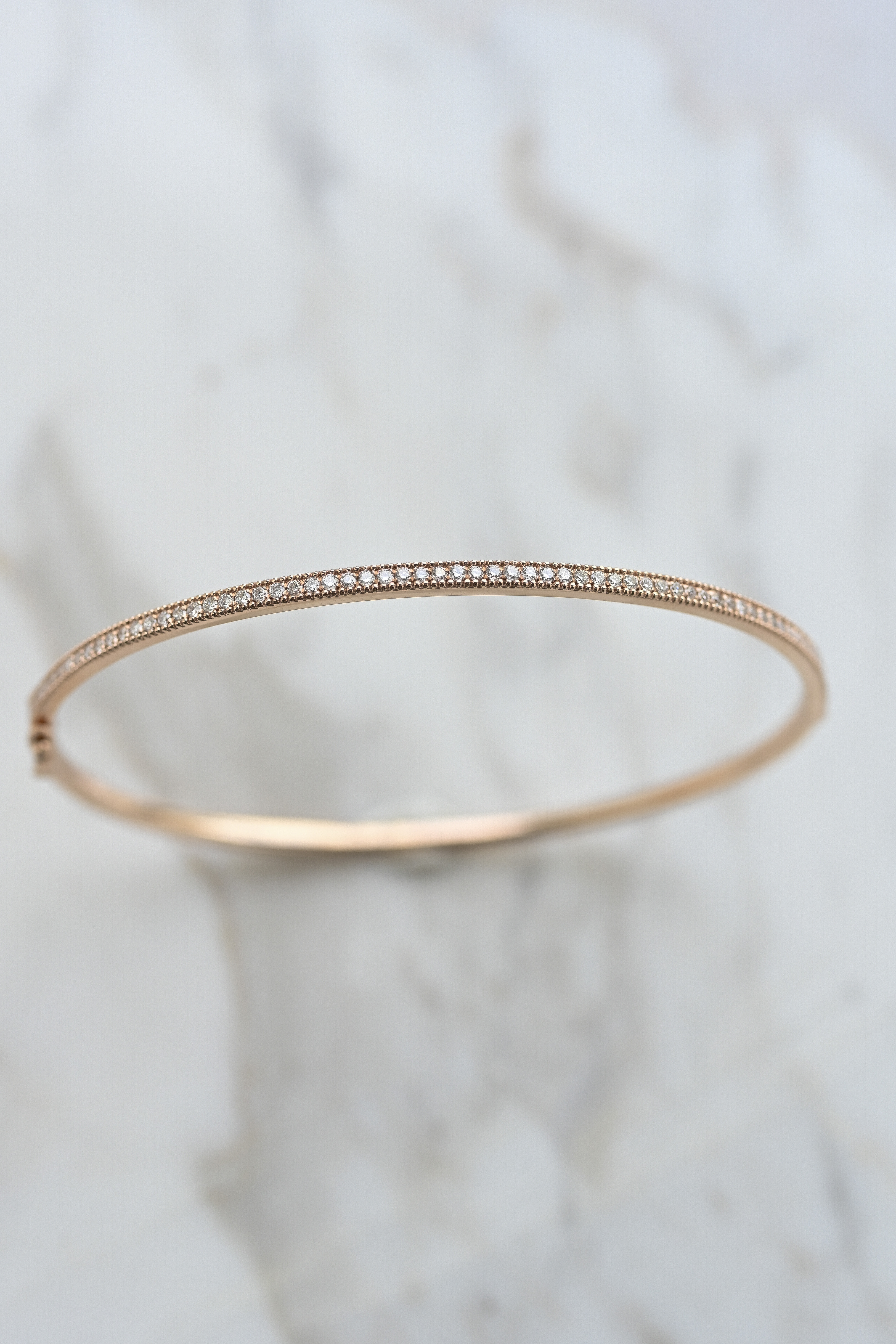 18K Antiguo Diamond Bangle