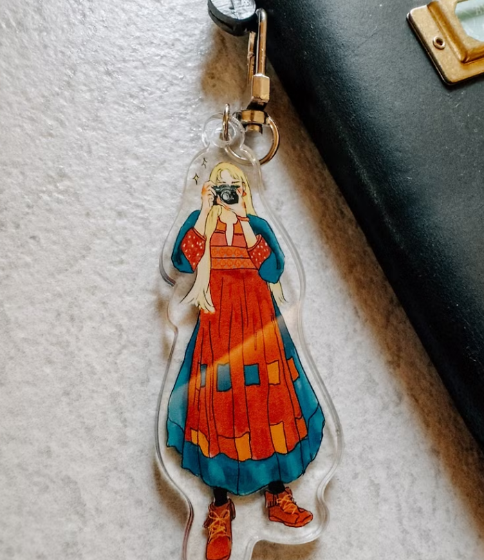 阿富汗刺繡洋裝女孩 壓克力吊飾｜甜蜜生活La dolce vita 臺灣