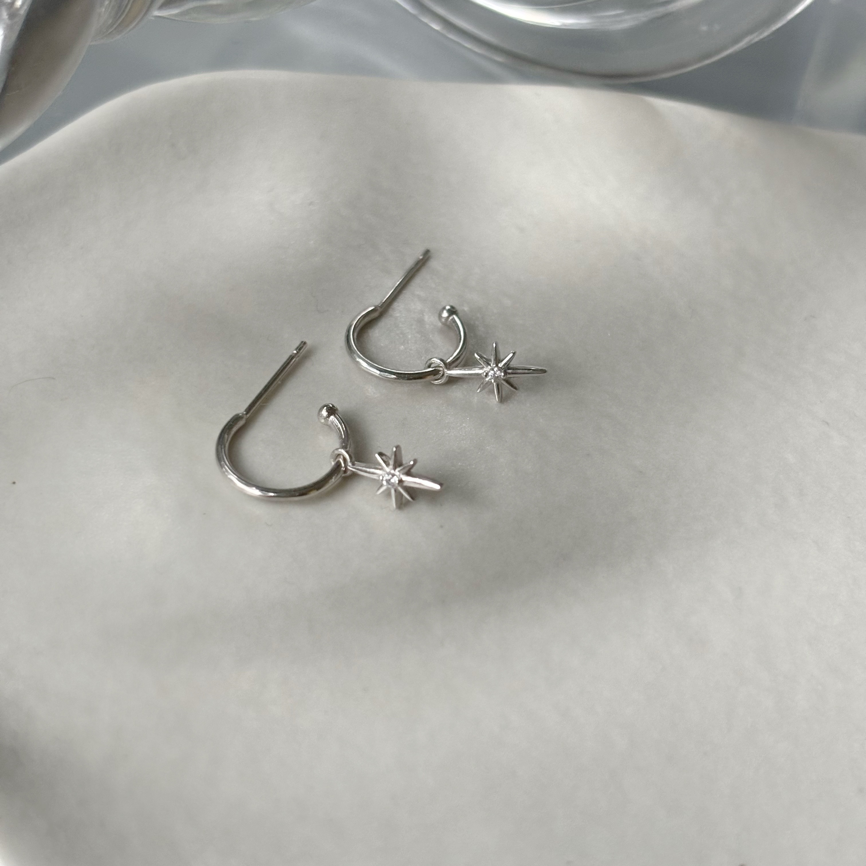 10k垂墜星芒鋯石半圈式耳環