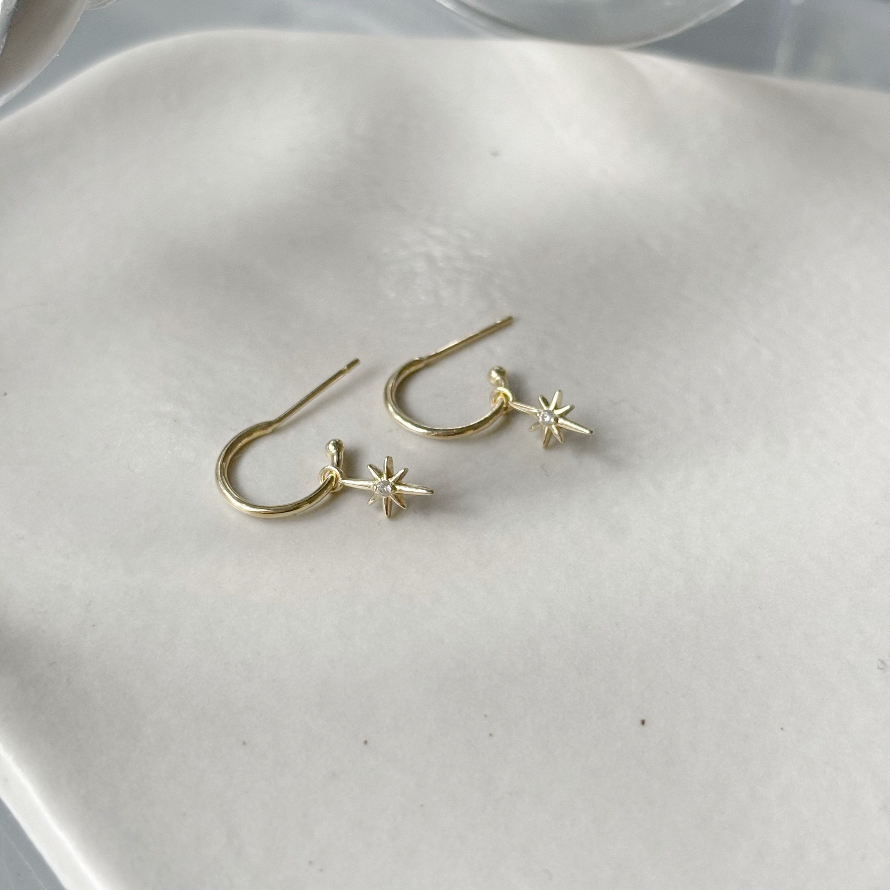 10k垂墜星芒鋯石半圈式耳環