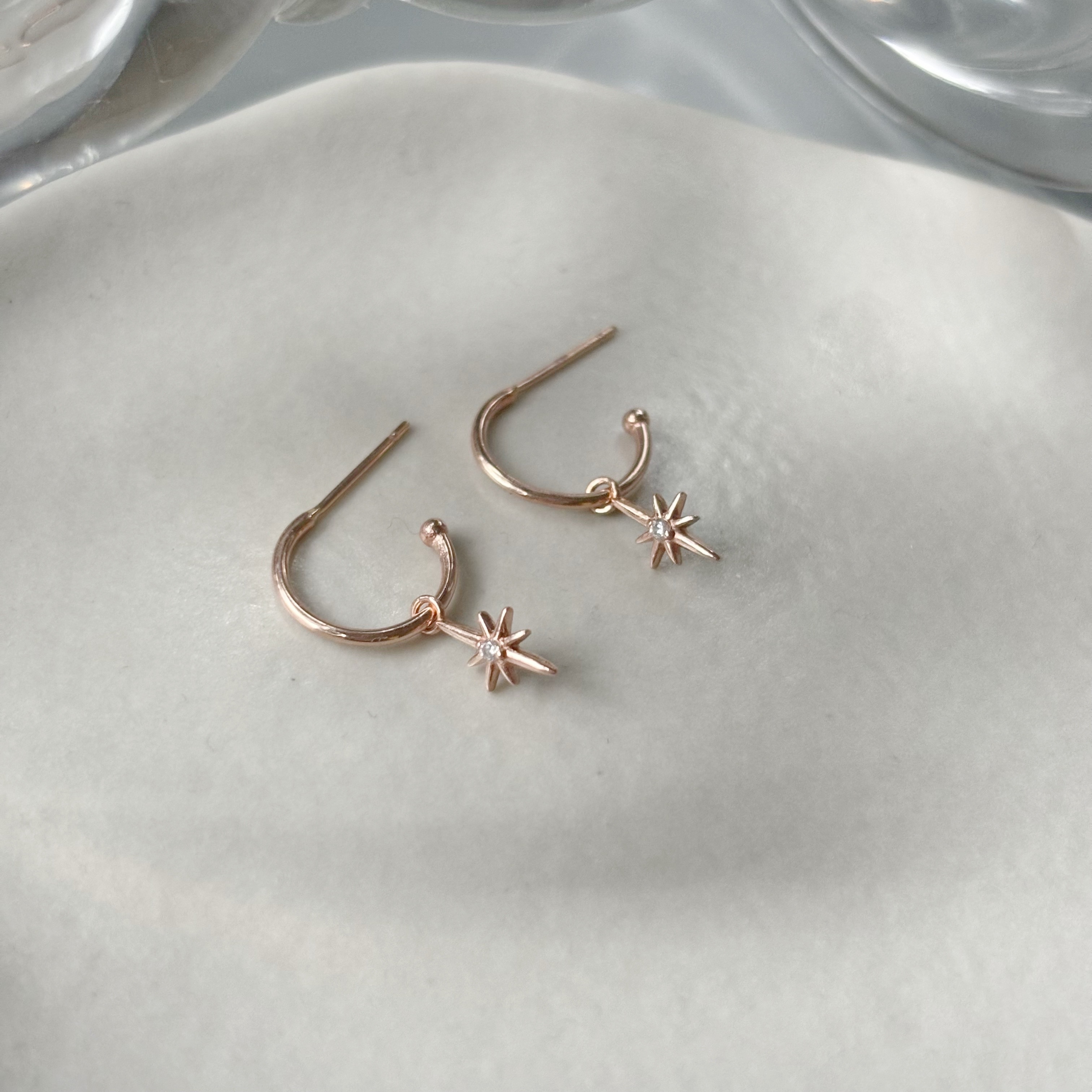 10k垂墜星芒鋯石半圈式耳環