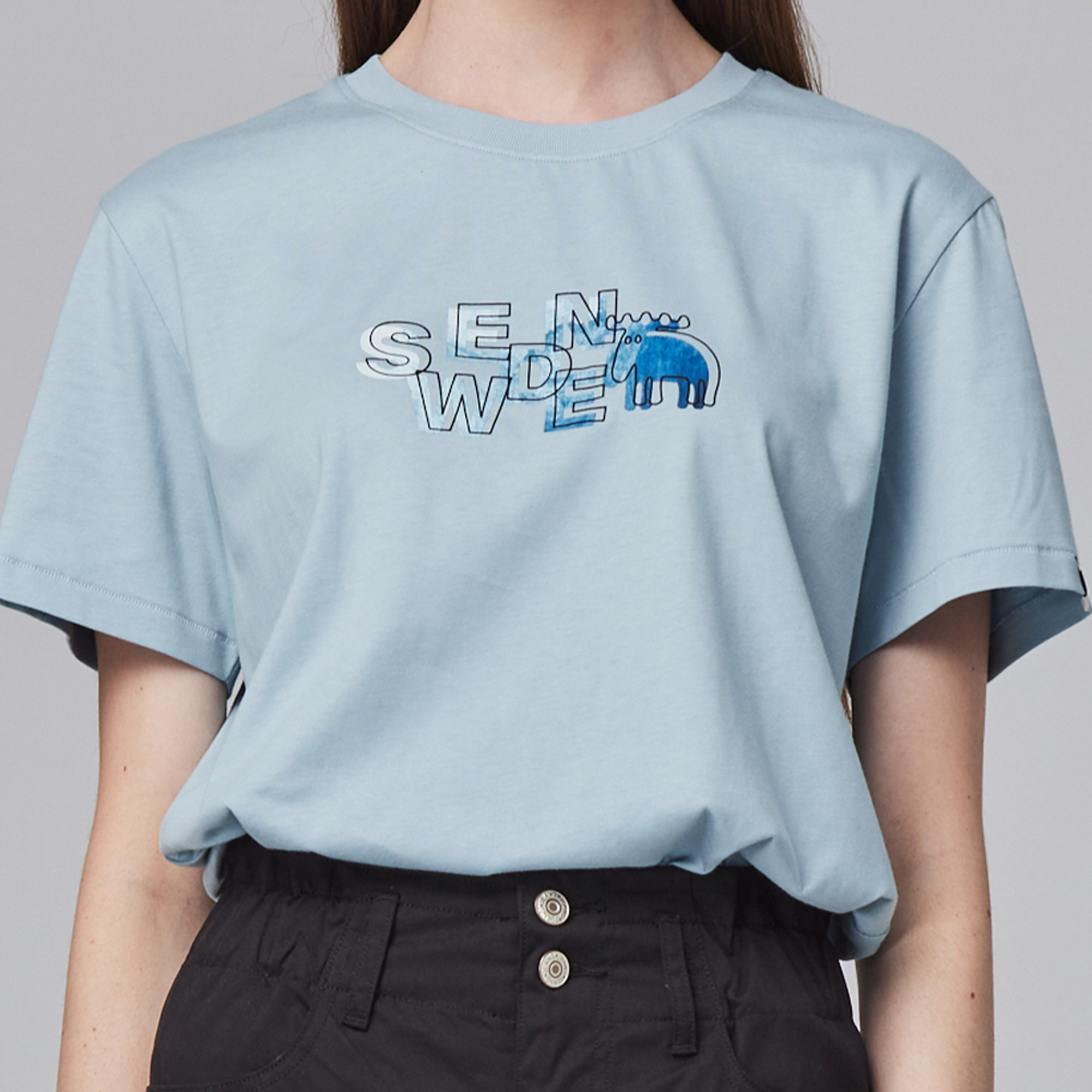 moz瑞典 漸層駝鹿 舒適柔棉 100%純棉短T-霧藍(亞洲版)女款