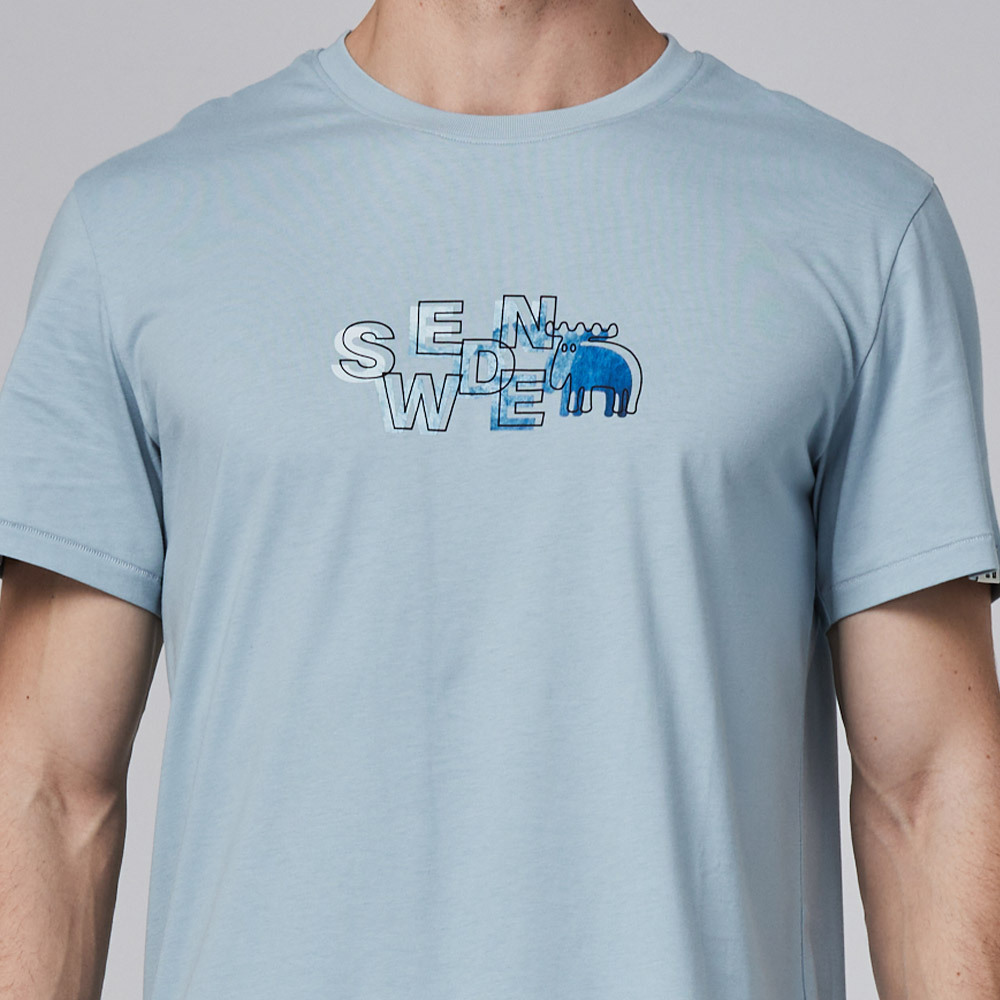 moz瑞典 漸層駝鹿 舒適柔棉 100%純棉短T-霧藍(亞洲版)男款