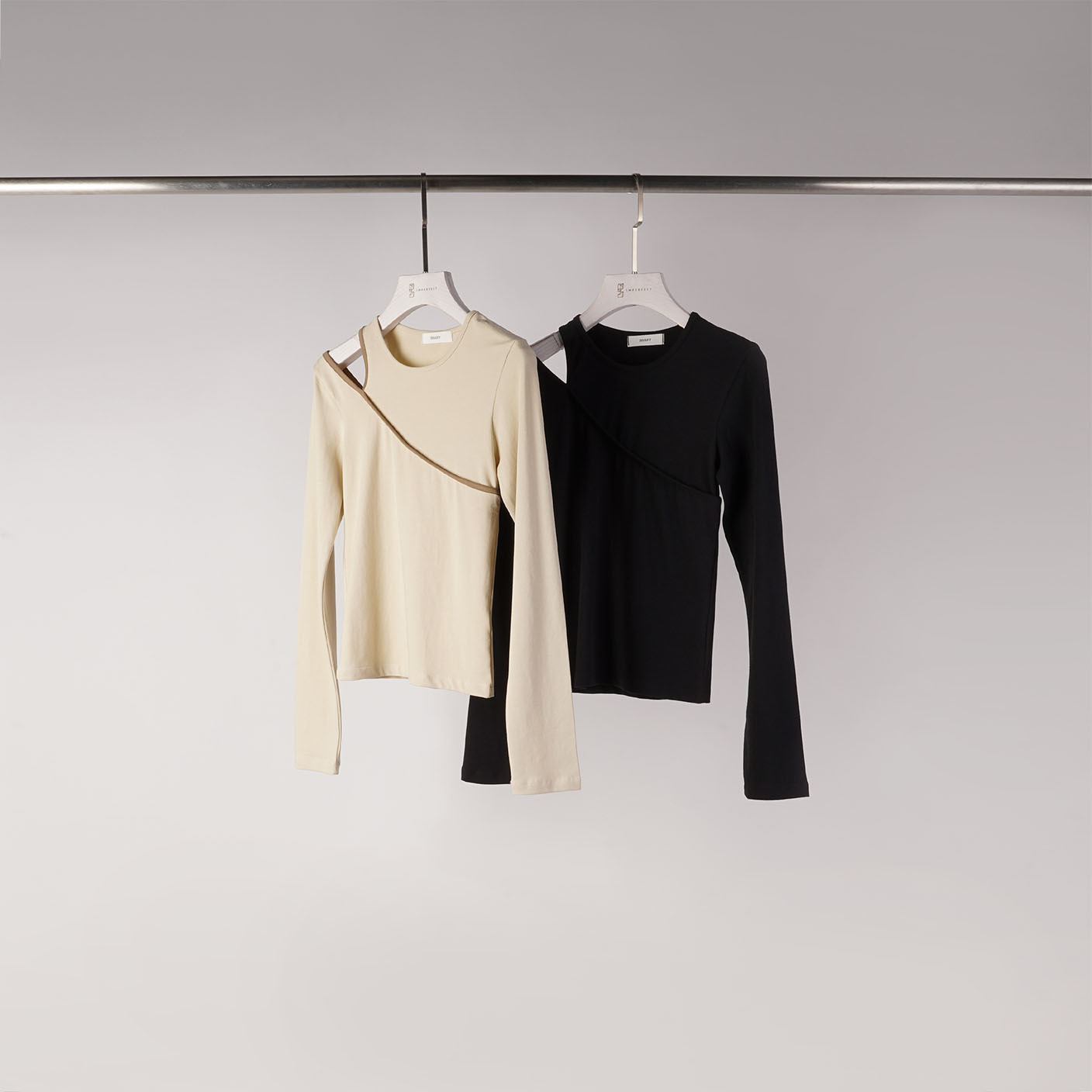 微性感挖單肩滾邊上衣 | 2色