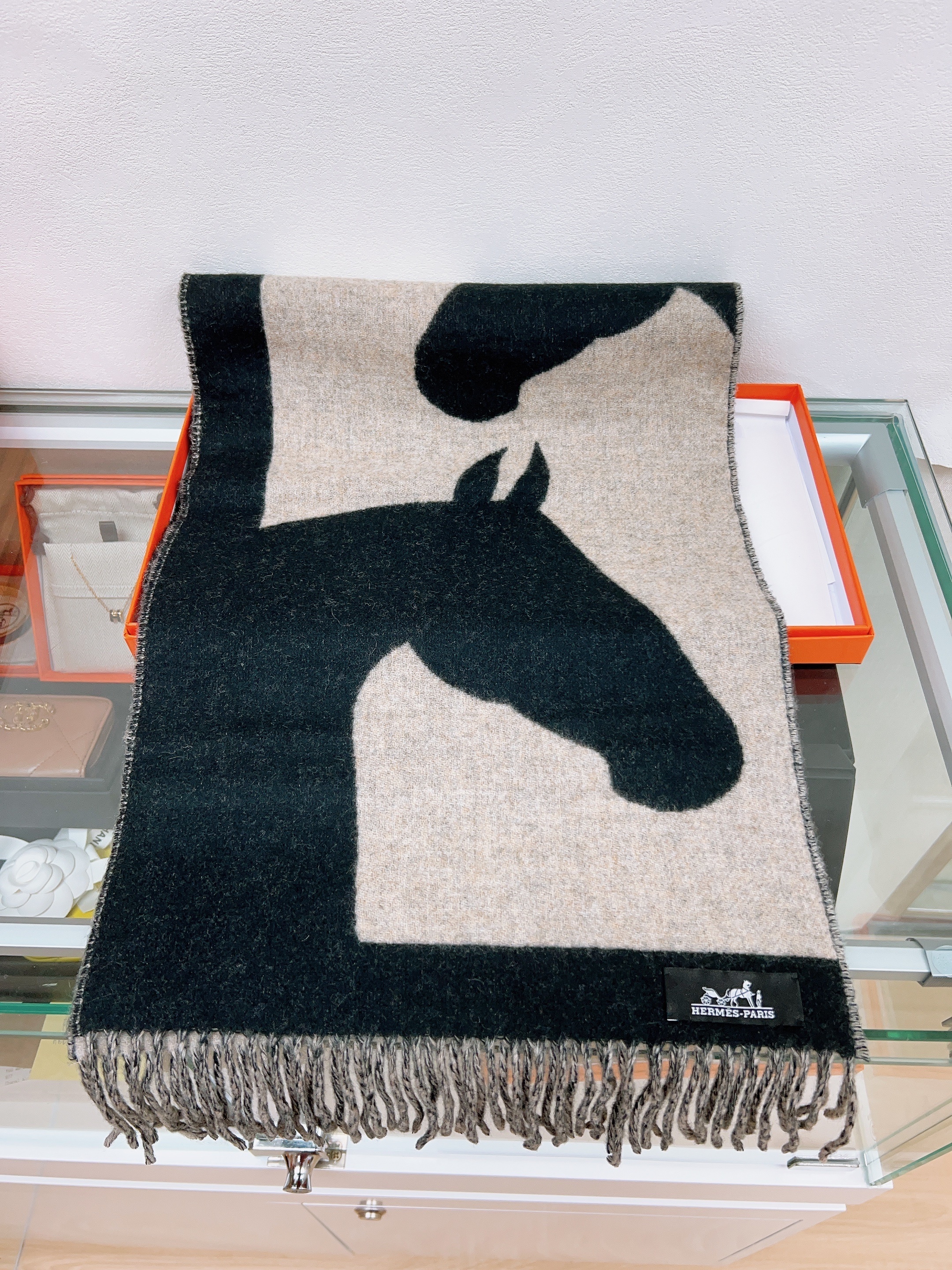 *Unused* Hermes muffler/ scarf (grey black) love story horse