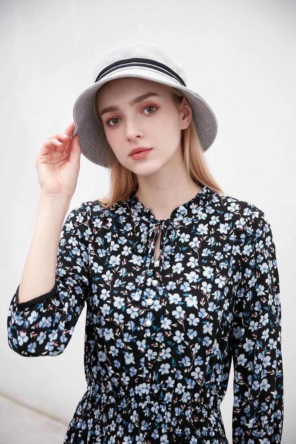 OL甜美小碎花優雅綁結領蛋糕裙身七分袖修身洋裝U6201