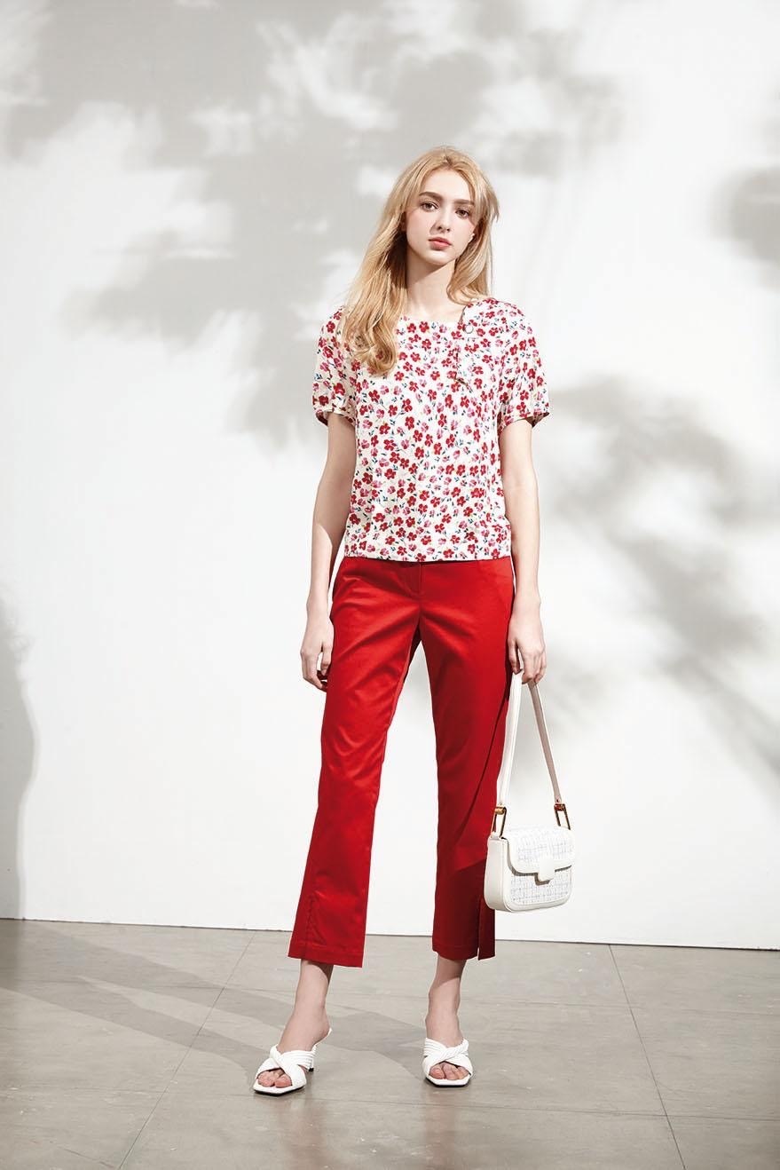 OL甜美小碎花優雅珍珠釦造型領修身上衣U6202