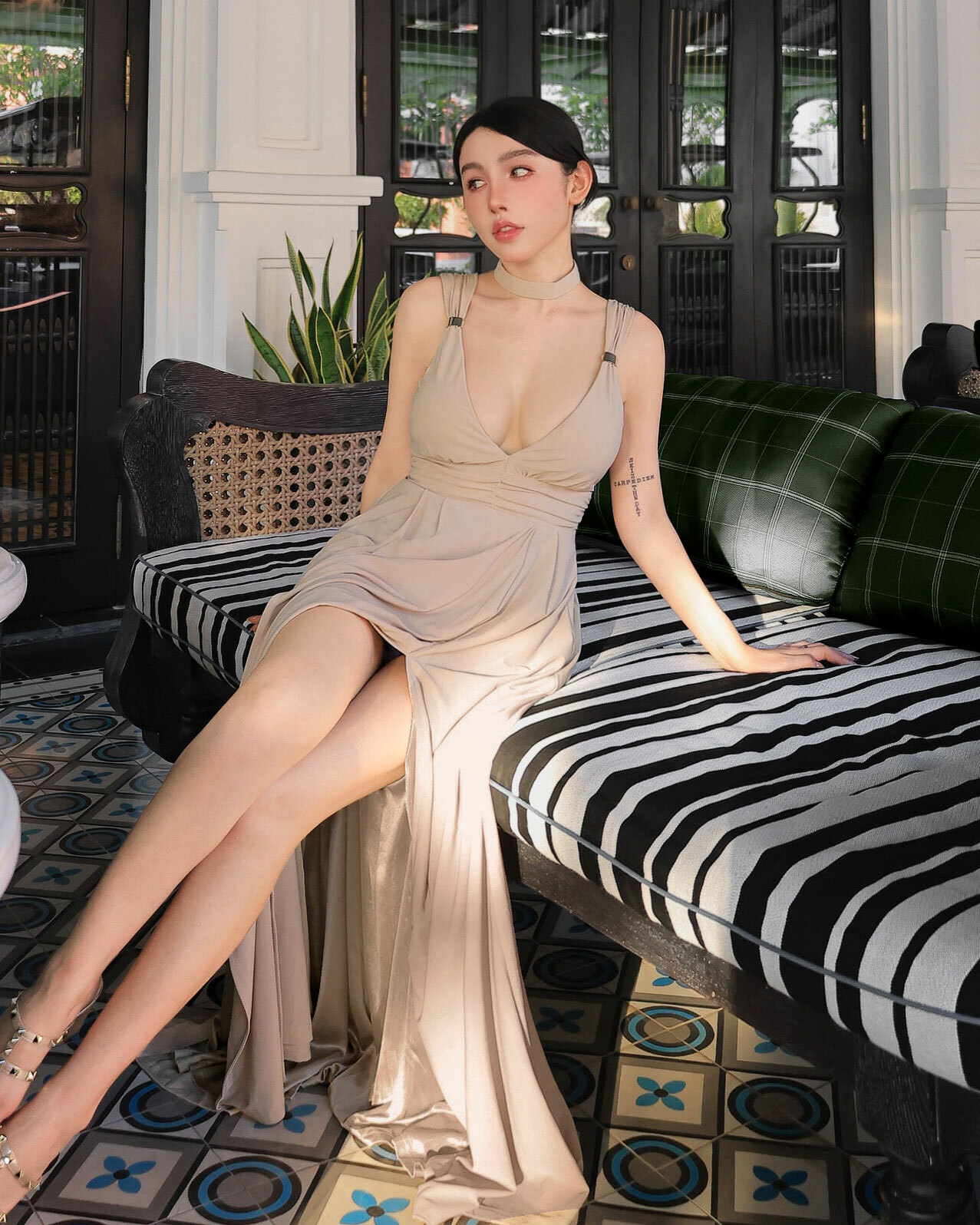 訂製-性感深V雪紡抓皺金屬長洋