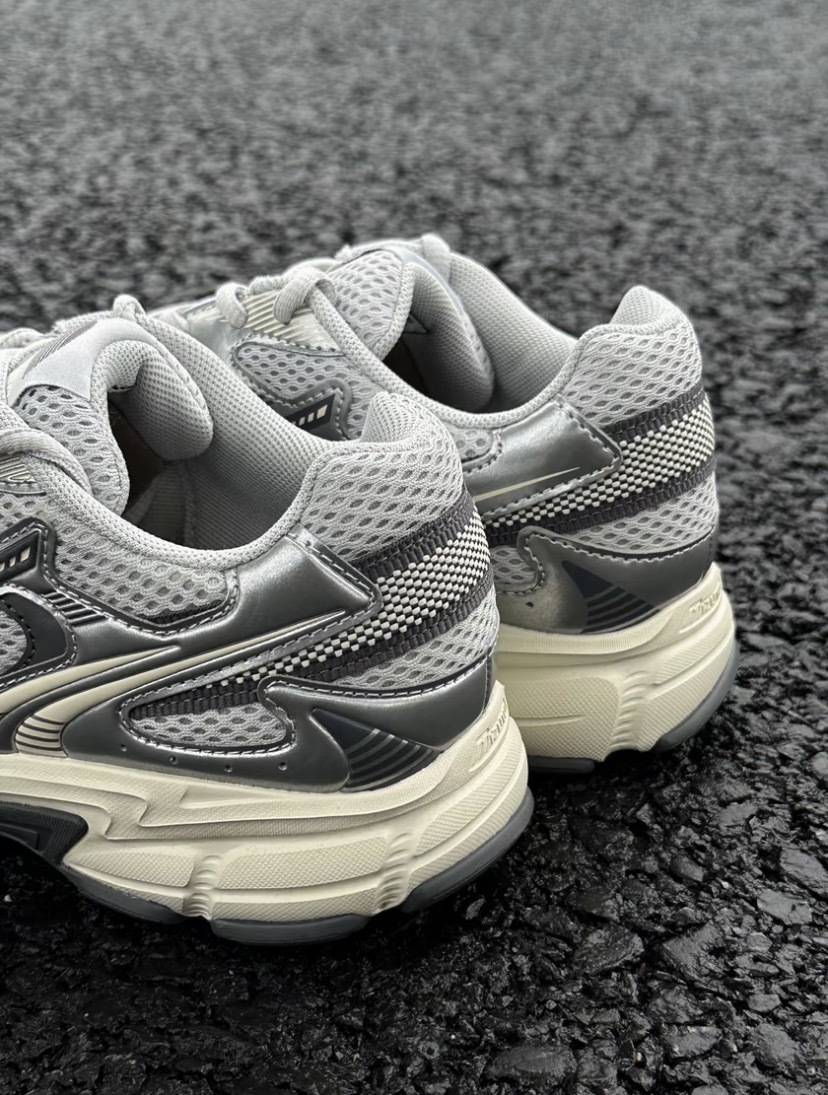 【代購】MIZUNO Cyclone Speed 2k 美津濃慢跑鞋 液態銀 D1GH222917