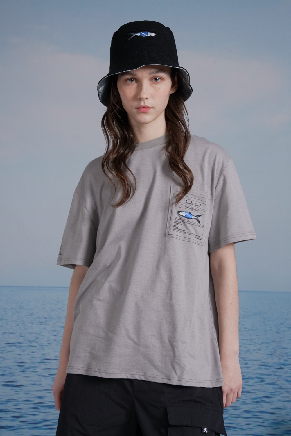 現撈ㄟ虱目魚膠原蛋白口袋Tee-海岩灰