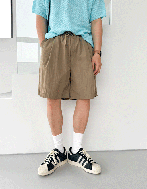 單褶人造絲百慕達短褲