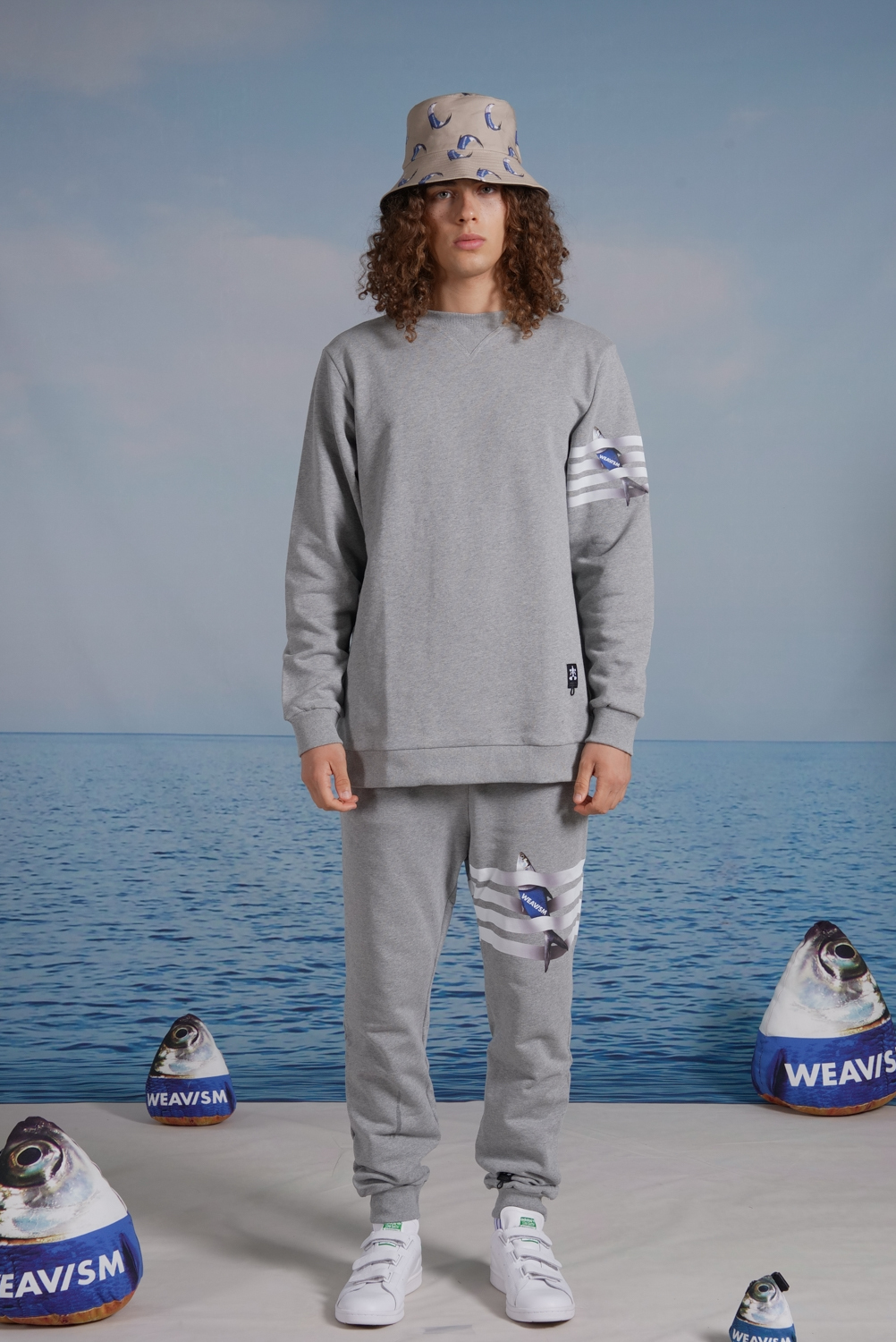 Fish Browne 大學 T - 灰