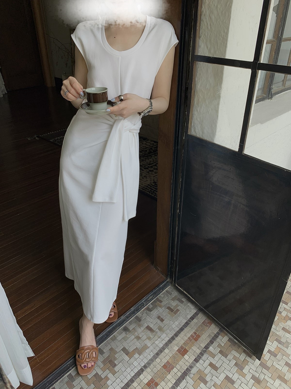 U領打結收腰 休閒洋裝(黑/白)