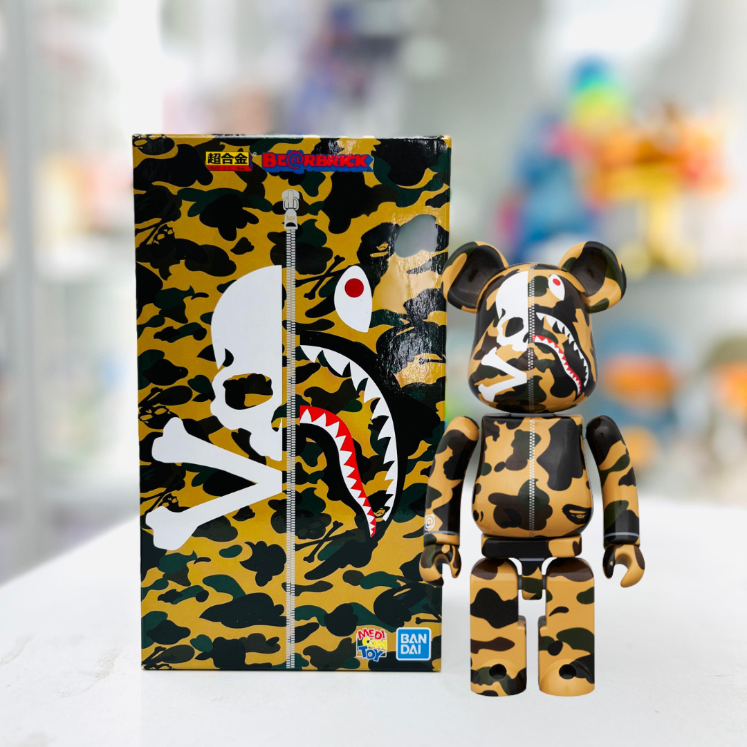 マスターマインドvs BAPE ベアブリック1000% mastermind VS BAPE® BE@RBRICK 1000% | bape.com