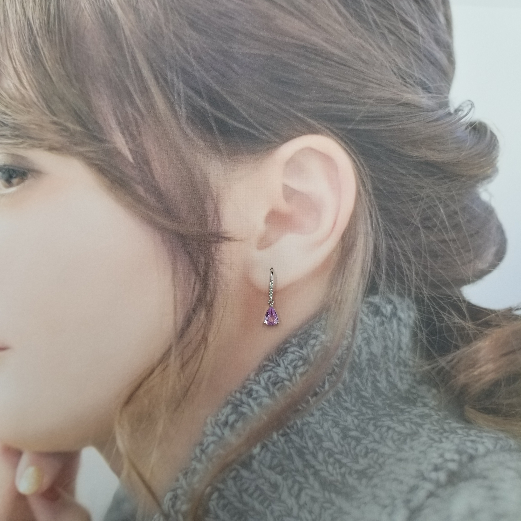 全新18K白金【主石1卡28份粉紅藍寶】配4份鑽石吊耳環