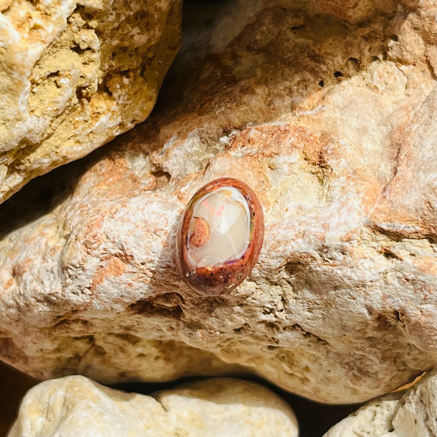 [原石] 墨西哥火蛋白石