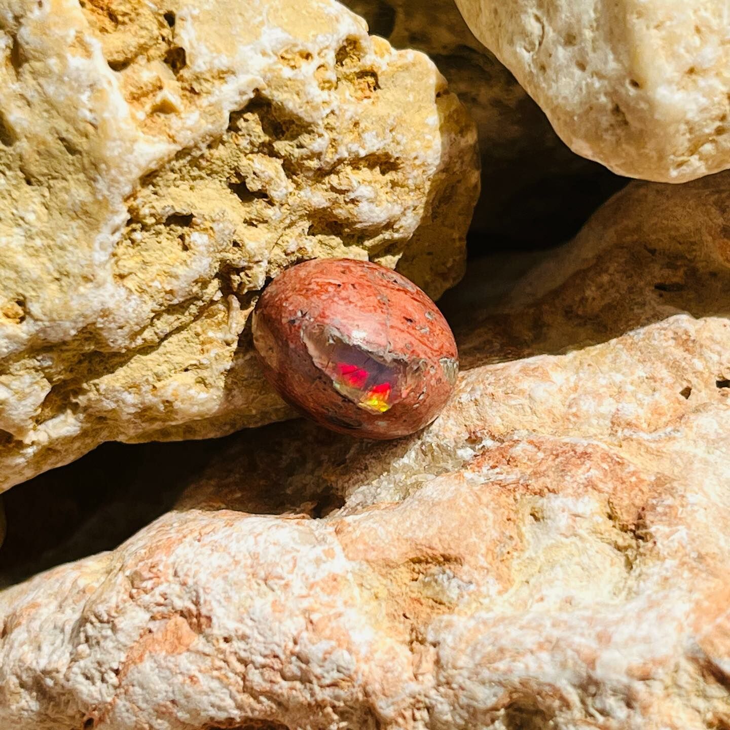 [原石] 墨西哥火蛋白石