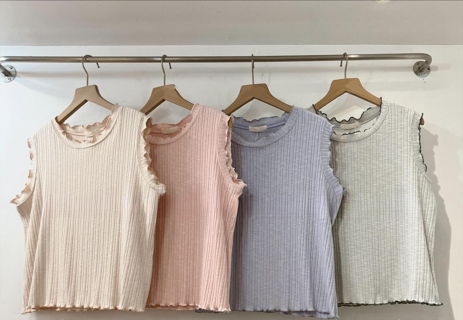 【優惠現貨】香港波浪邊坑紋背心（4色）