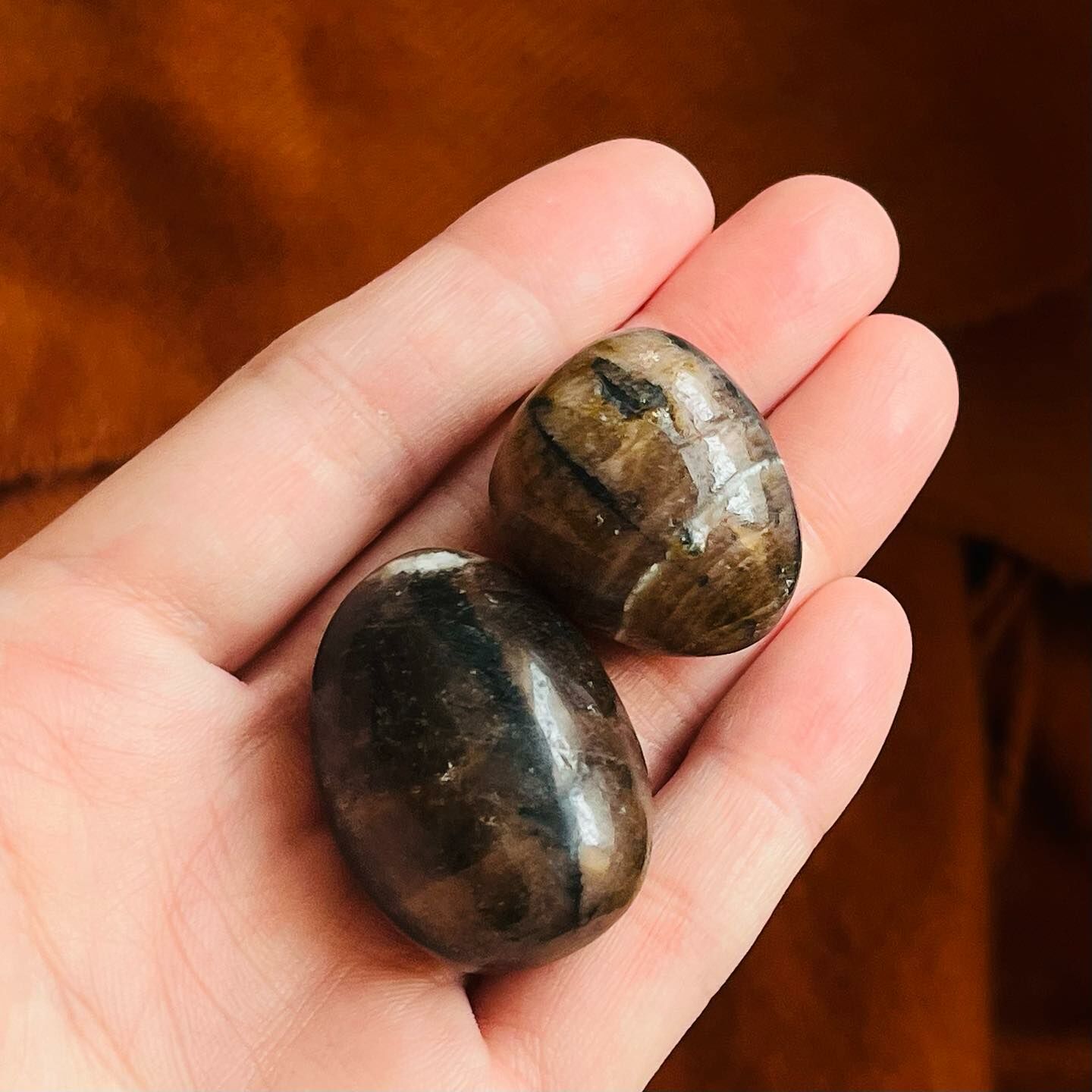 [原石] 空晶石 水晶滾石