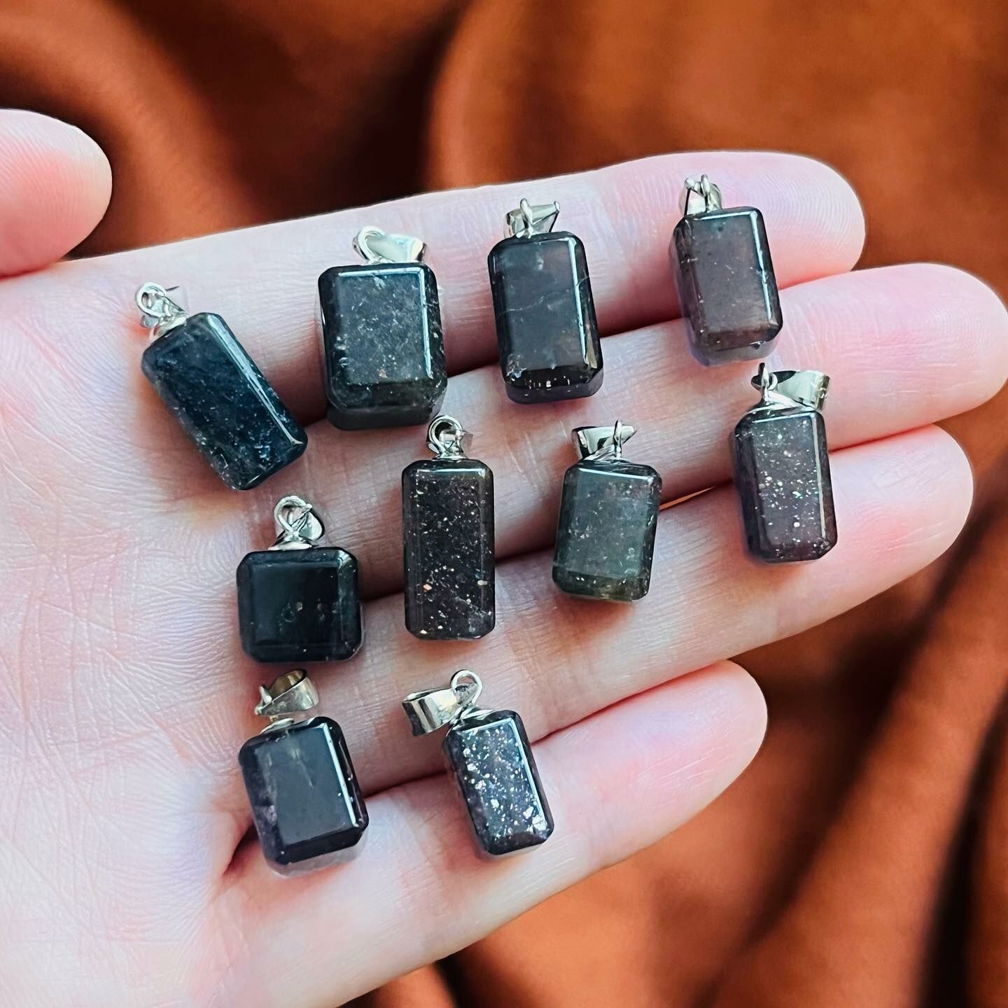 [原石] 血滴菫青石 項鍊吊墜