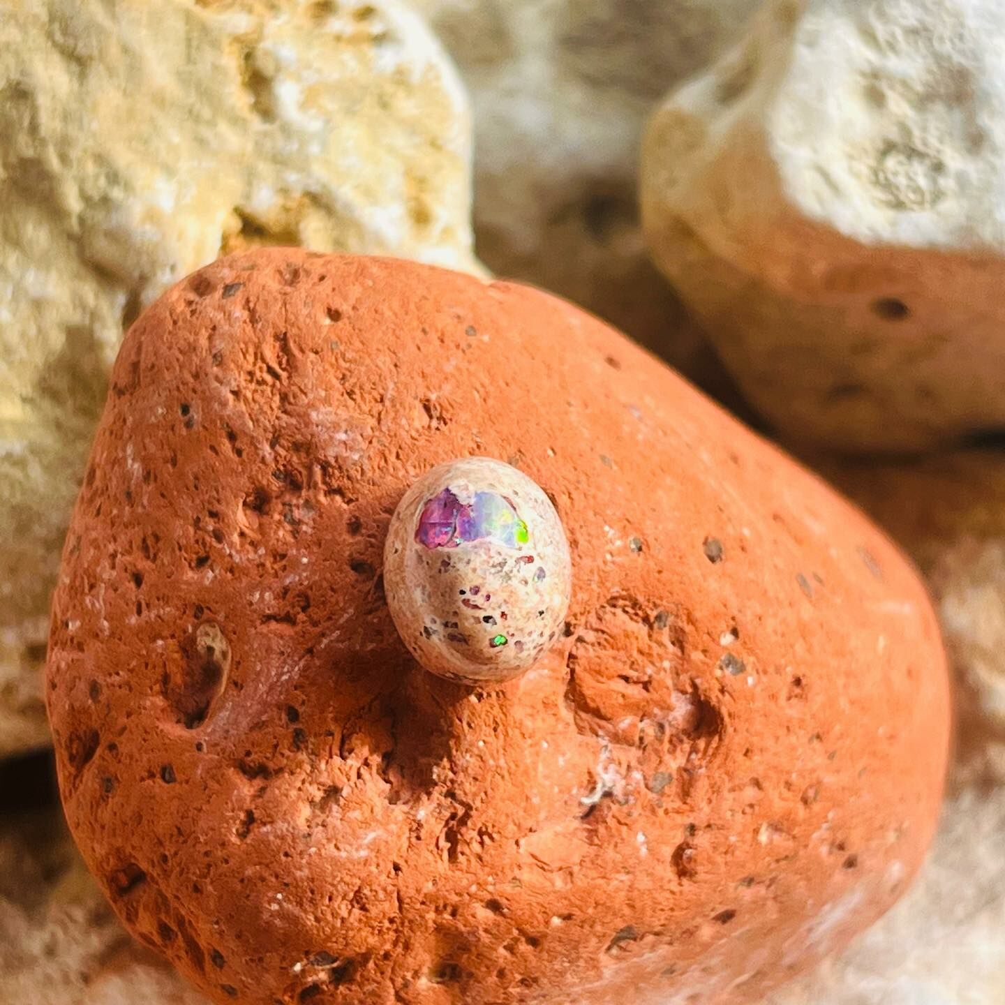 [原石] 墨西哥火蛋白石