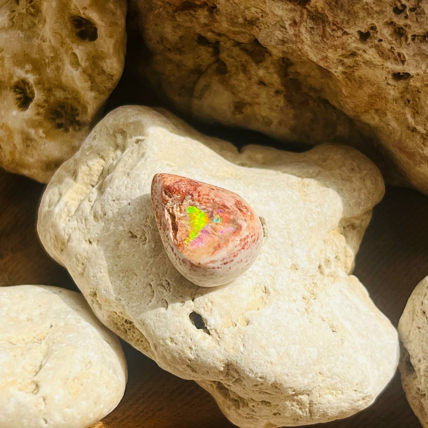 [原石] 墨西哥火蛋白石