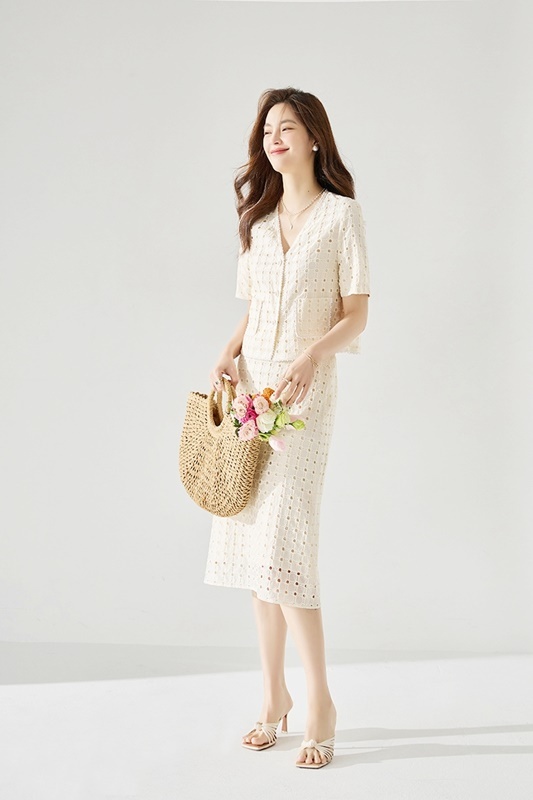 洞洞緹花天絲中長裙 米白
