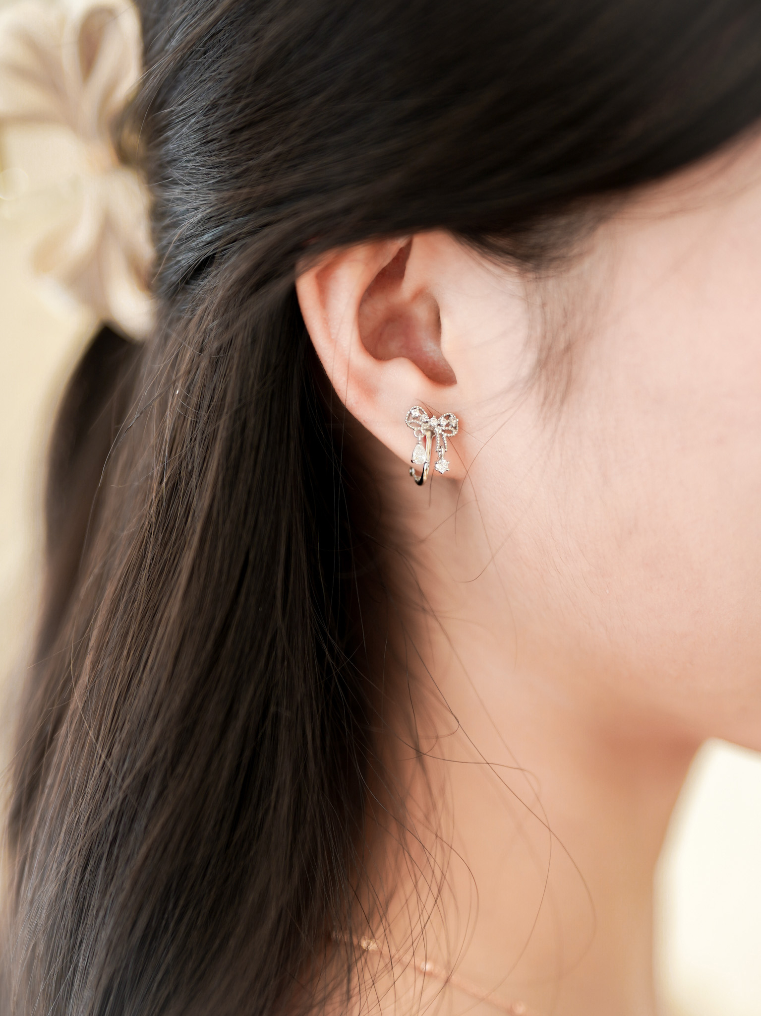 AC108 Brightly Ribbon Ear Clips