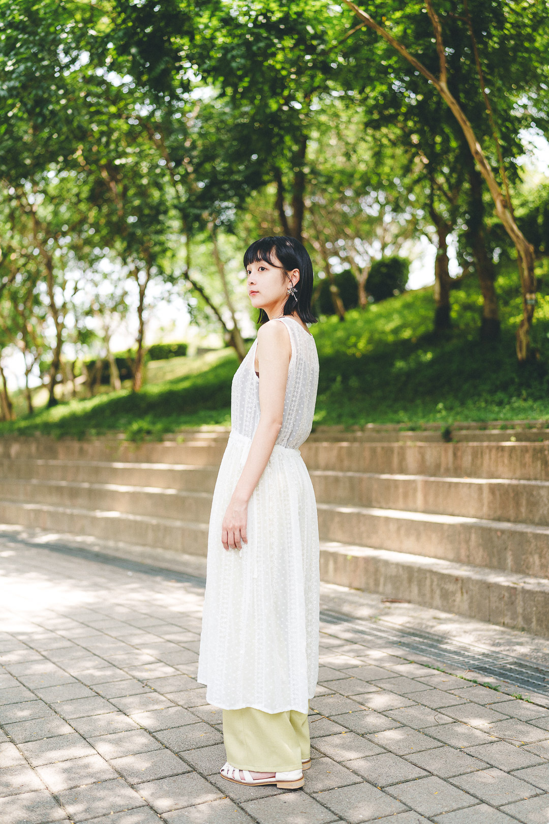 🇰🇷花開忘憂！刺繡綁帶連衣裙(兩色-純白)