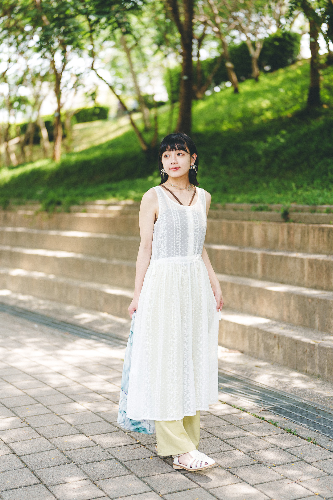 🇰🇷花開忘憂！刺繡綁帶連衣裙(兩色-純白)