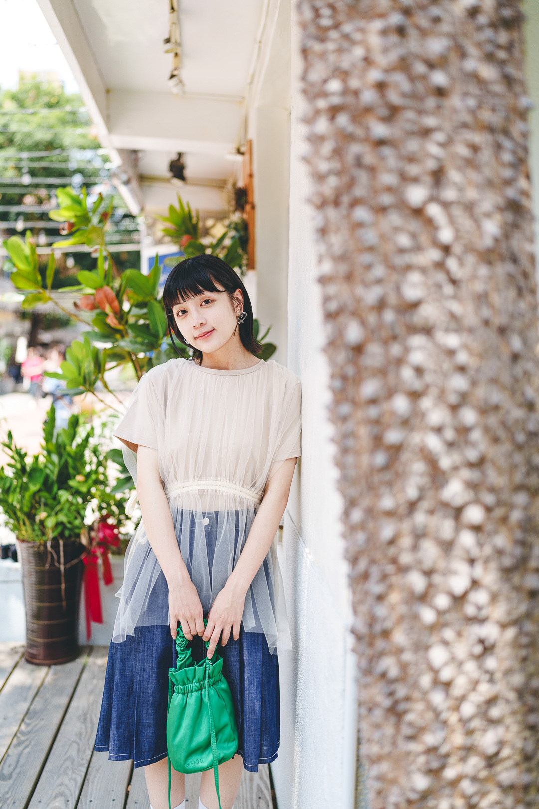 溫柔與靈動共振！薄紗拼接上衣(三色-米)