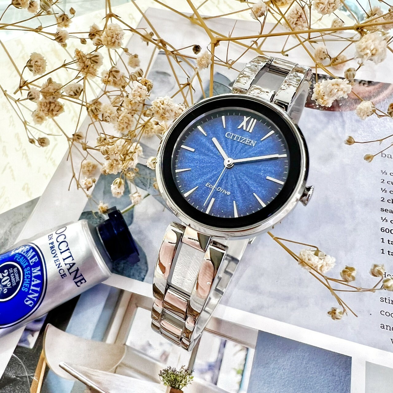 【CITIZEN 星辰】光動能簡約時尚漸層手鍊腕錶EM0807-89L 28mm 現代鐘錶