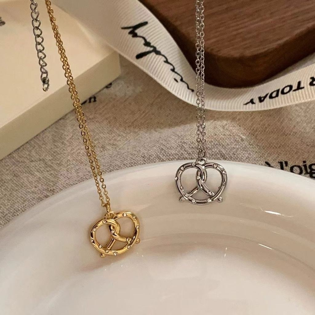 germany紐結小麻花麵包 鑲鑽細項鍊