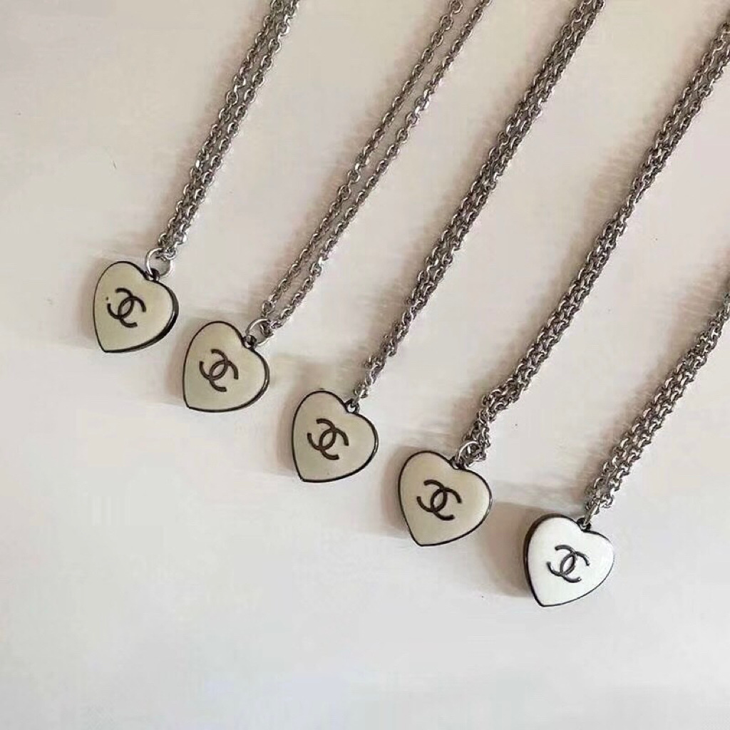 18k Jennie白奶油山茶花心雙c定製項鍊