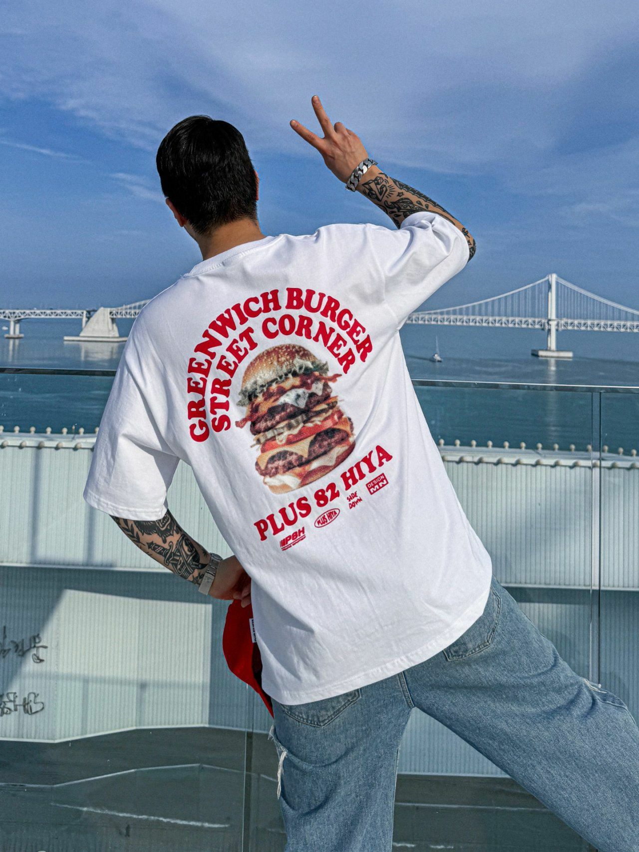 漢堡飽圖案英文字短袖Tee PLUS82HIYA-089T