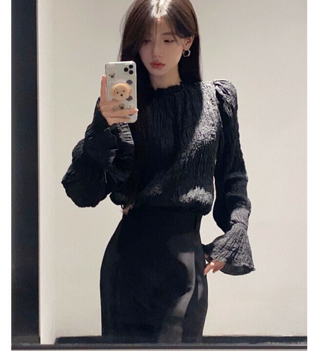 Hot selling puff sleeve black long-sleeved shirt top (black top) (size: S/M/L/XL) (contact customer service after placing the order to confirm the delivery size)