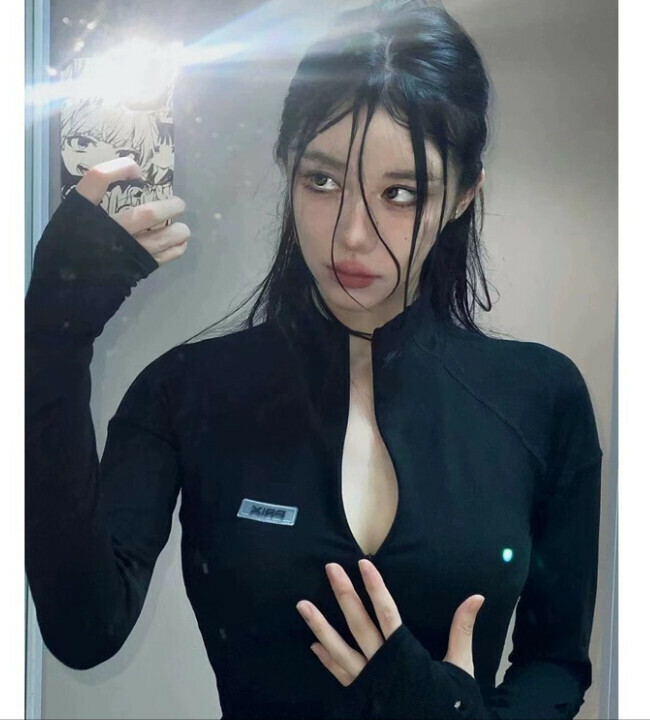 Hot selling American elastic tight sexy long-sleeved T-shirt (black) (size: S/M/L/XL) (contact customer service after placing the order to confirm the delivery size)