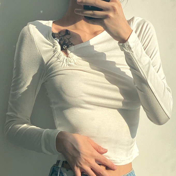 Hot selling long-sleeved bottoming slope collar T-shirt (white) (S-L size) (contact customer service after placing the order to confirm the delivery size)