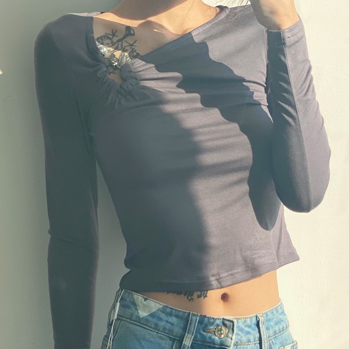 Hot selling long-sleeved bottoming slope collar T-shirt (grey) (S-L size) (contact customer service after placing the order to confirm the delivery size)