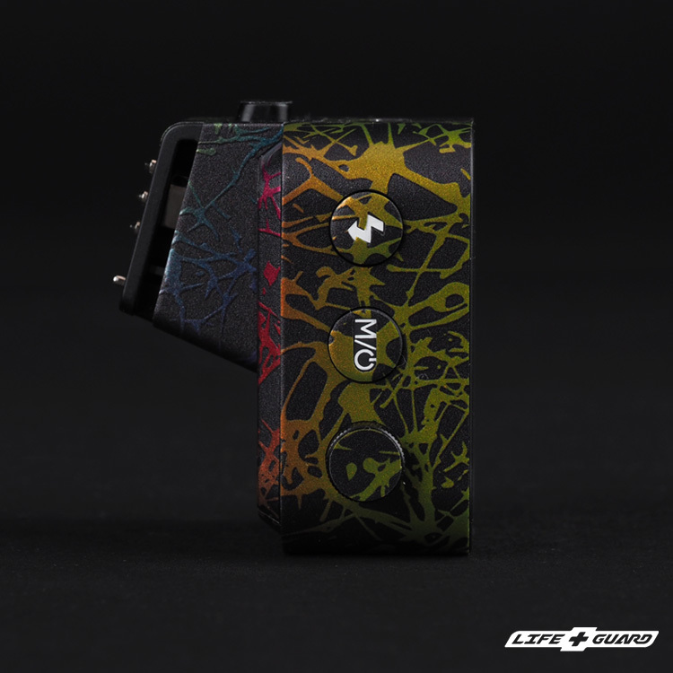 Godox X3 貼膜質感特寫，LIFE+GUARD 設計風格