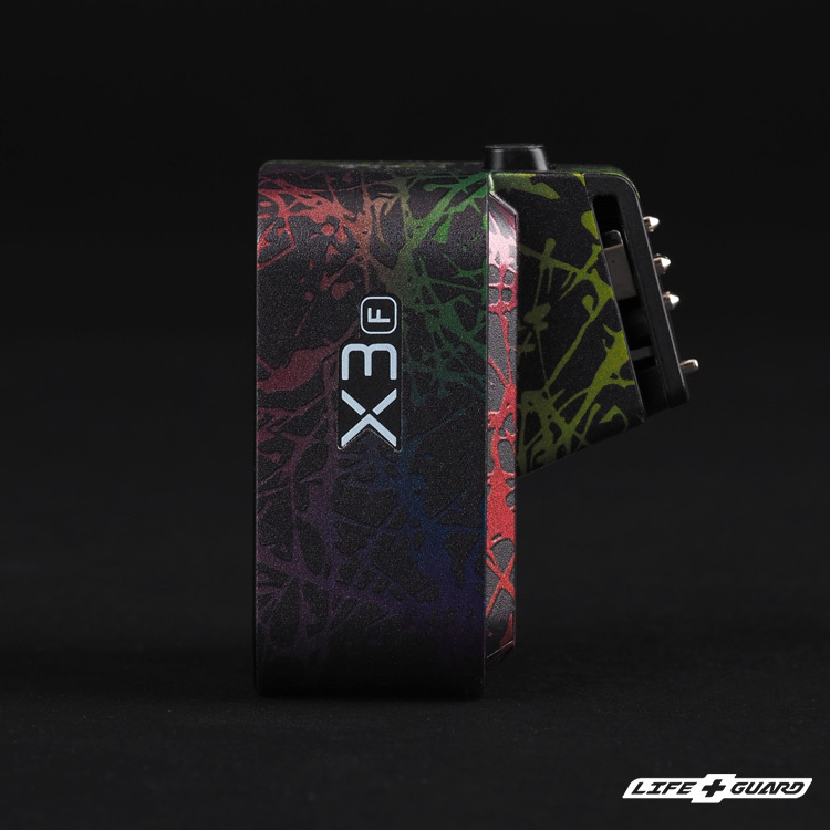 Godox X3 貼膜質感特寫，LIFE+GUARD 設計風格