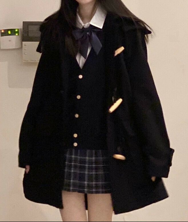 Hot selling Korean college style horn button black woolen coat (picture color) (size: S/M/L/XL) (contact customer service after placing the order to confirm the delivery size)