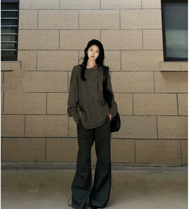 Hot selling hollow lace collar loose rolled hem sweater knitted top (sparrow gray top) (size: S/M/L/XL) (contact customer service after placing the order to confirm the delivery size)