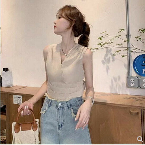 熱賣褶皺v領無袖上衣【杏色】【S-L碼】（下單後請聯絡客服確認發貨尺碼）