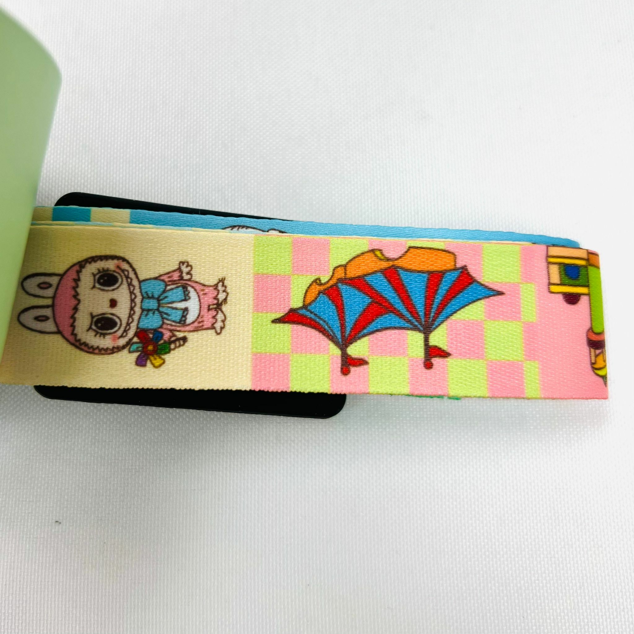 Labubu The Monsters 水瓶扣背帶