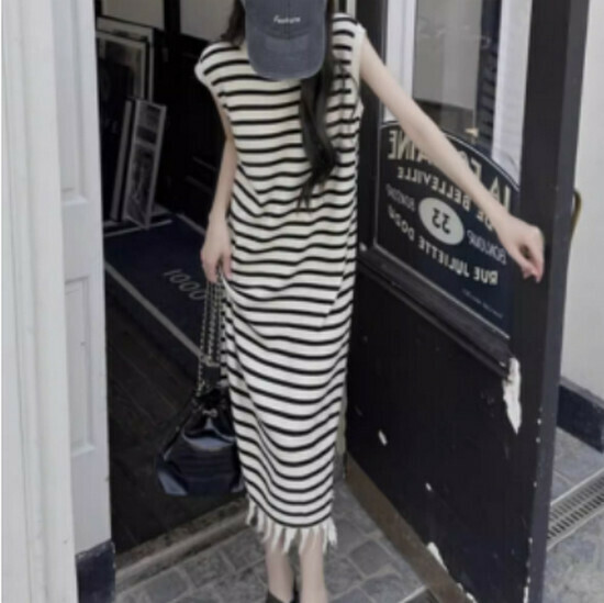 Hot Selling Sleeveless Knitted Fringe Dress [Black Stripe] [S-M Size] (Please contact customer service to confirm the delivery size after placing the order)