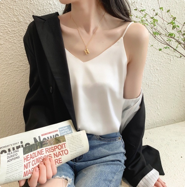 Camisole V-neck vest (white S-XXL size) [Please contact customer service to confirm the shipping size after placing an order]