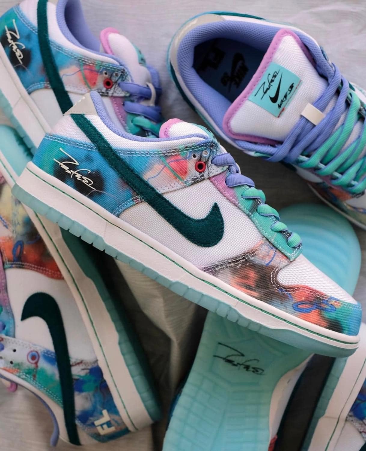 Nike SB Dunk Low x Futura Laboratories Bleached Aqua 渲染塗鴉 藍白 HF6061400